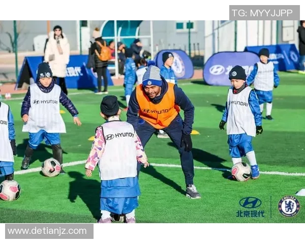 《从街头足球到绿茵场巨星 一群小孩的梦想与拼搏之路》 《从街头足球到绿茵场巨星 一群小孩的梦想与拼搏之路》
