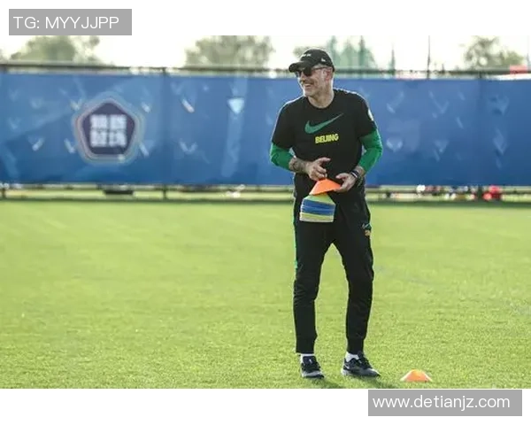 戴耳环的足球球星是谁揭秘他们的时尚与个性背后故事 戴耳环的足球球星是谁揭秘他们的时尚与个性背后故事