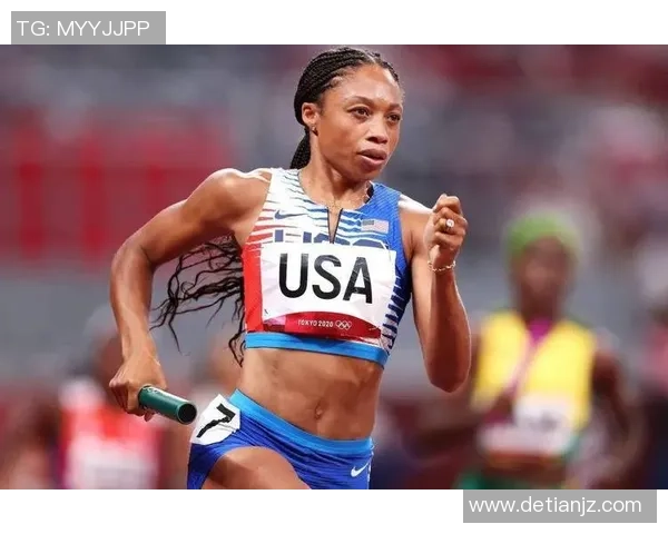 摩尔足球球星崛起之路：从青训到顶级赛场的辉煌历程