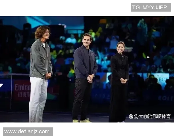 足球巨星低调现身快餐店亲自排队买肯德基引球迷热议