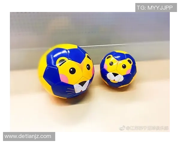 足球星挂件点亮运动魅力打造个性化球迷饰品设计与时尚潮流完美结合